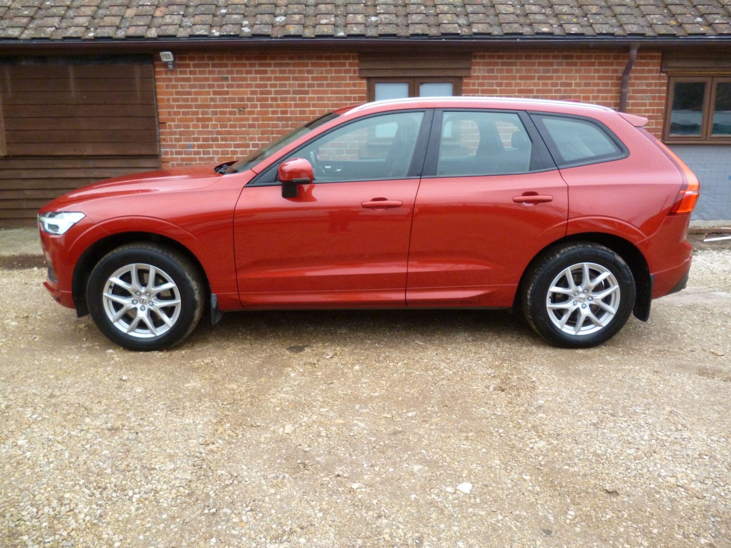 Used Volvo XC60 2018 for sale - 76476520: Photo 2