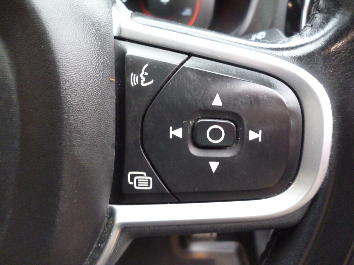 Used Volvo XC60 2018 for sale - 76476520: Photo 22