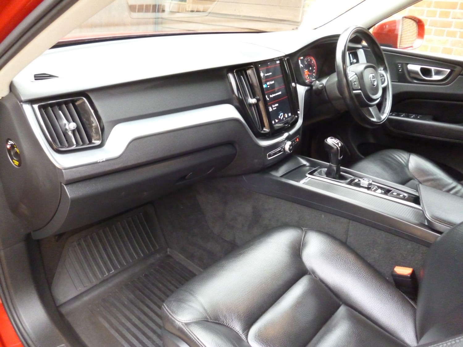 Used Volvo XC60 2018 for sale - 76476520: Photo 35