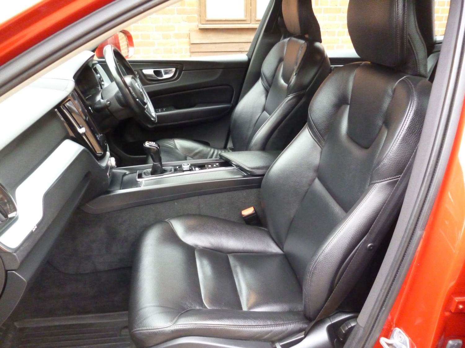 Used Volvo XC60 2018 for sale - 76476520: Photo 36