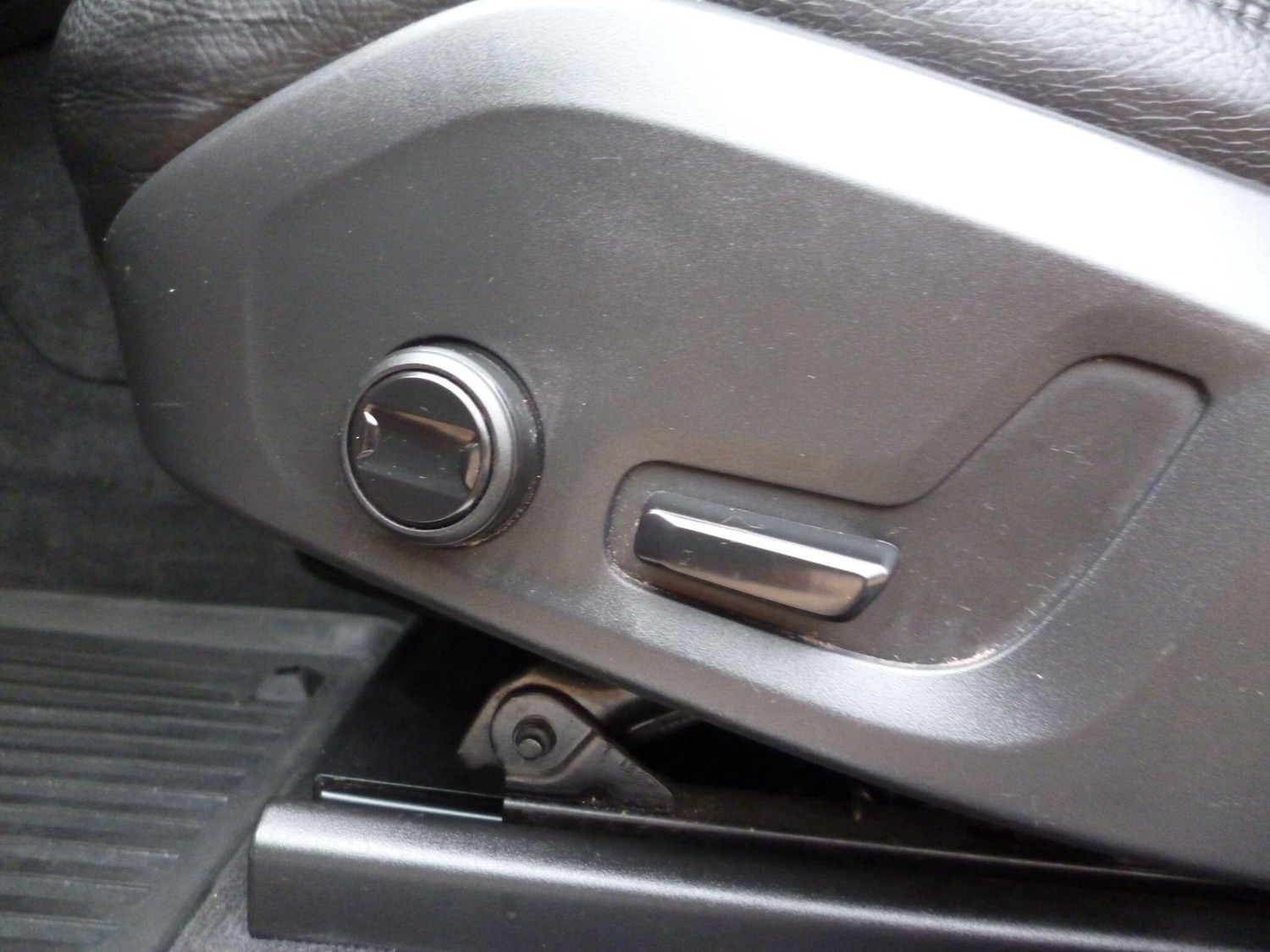 Used Volvo XC60 2018 for sale - 76476520: Photo 37