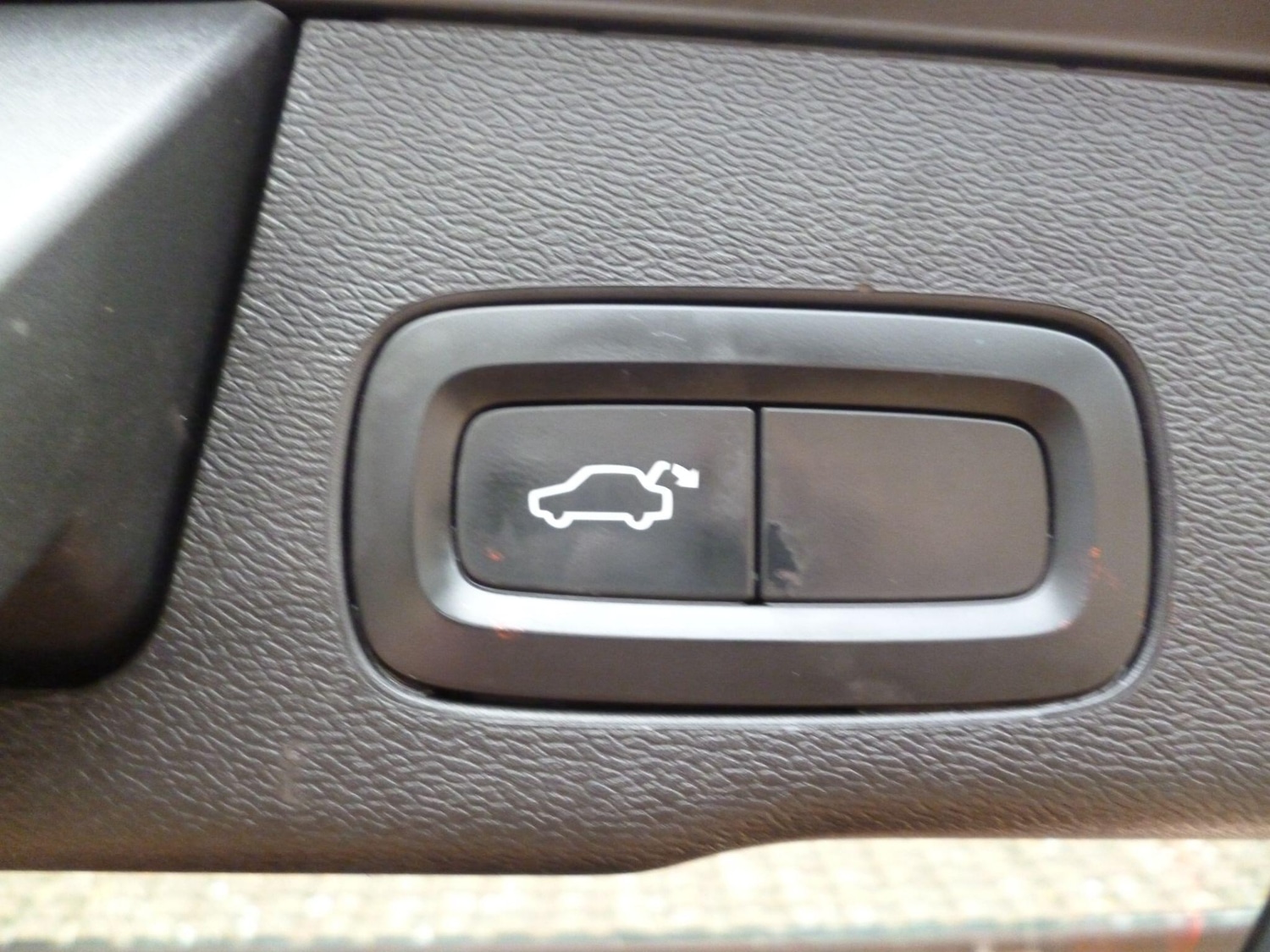 Used Volvo XC60 2018 for sale - 76476520: Photo 42