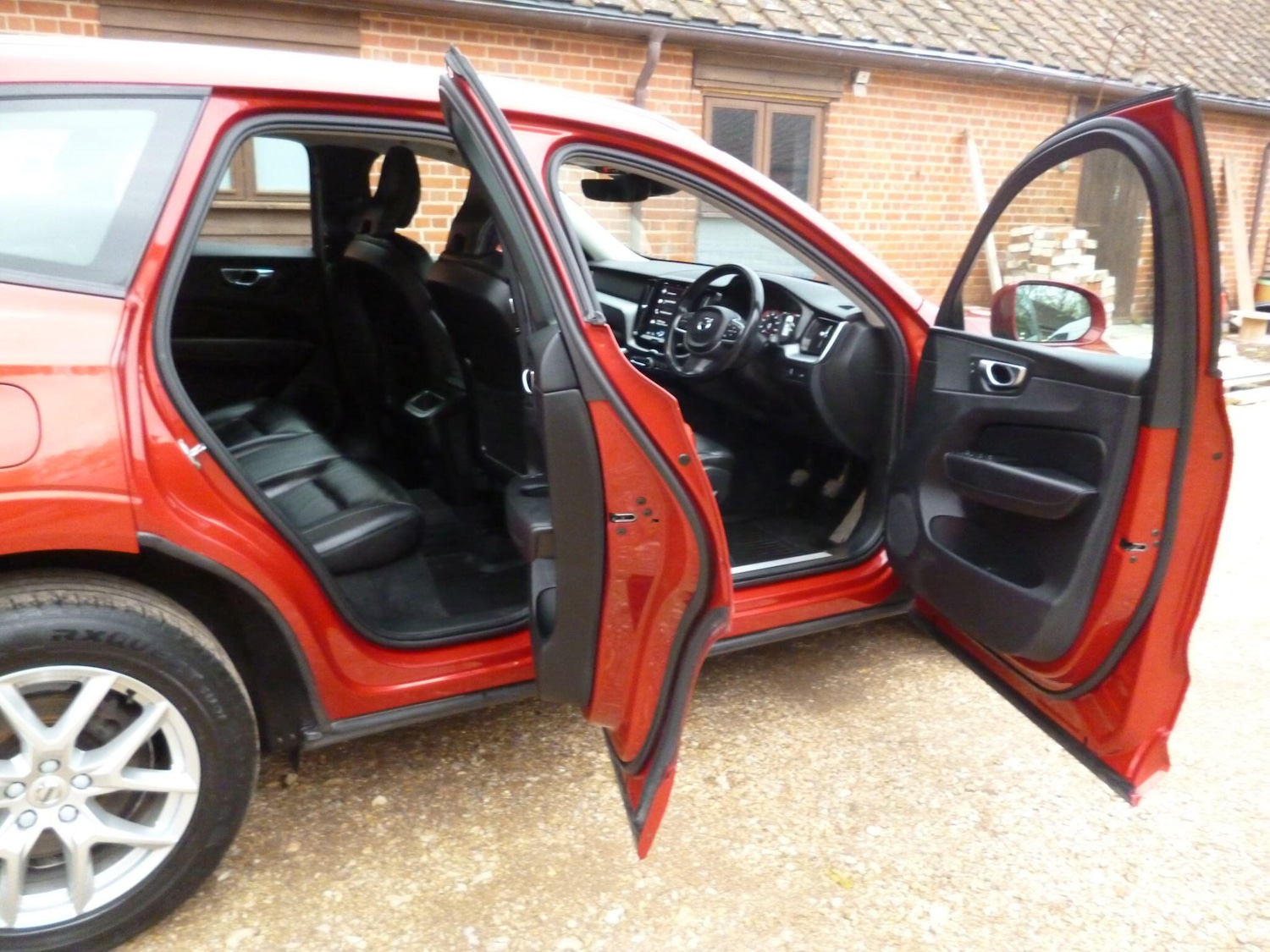 Used Volvo XC60 2018 for sale - 76476520: Photo 51