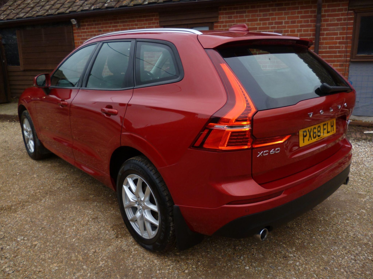 Used Volvo XC60 2018 for sale - 76476520: Photo 8