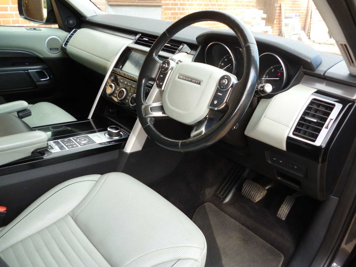 Used Land Rover Discovery 2017 for sale - 76476519: Photo 13