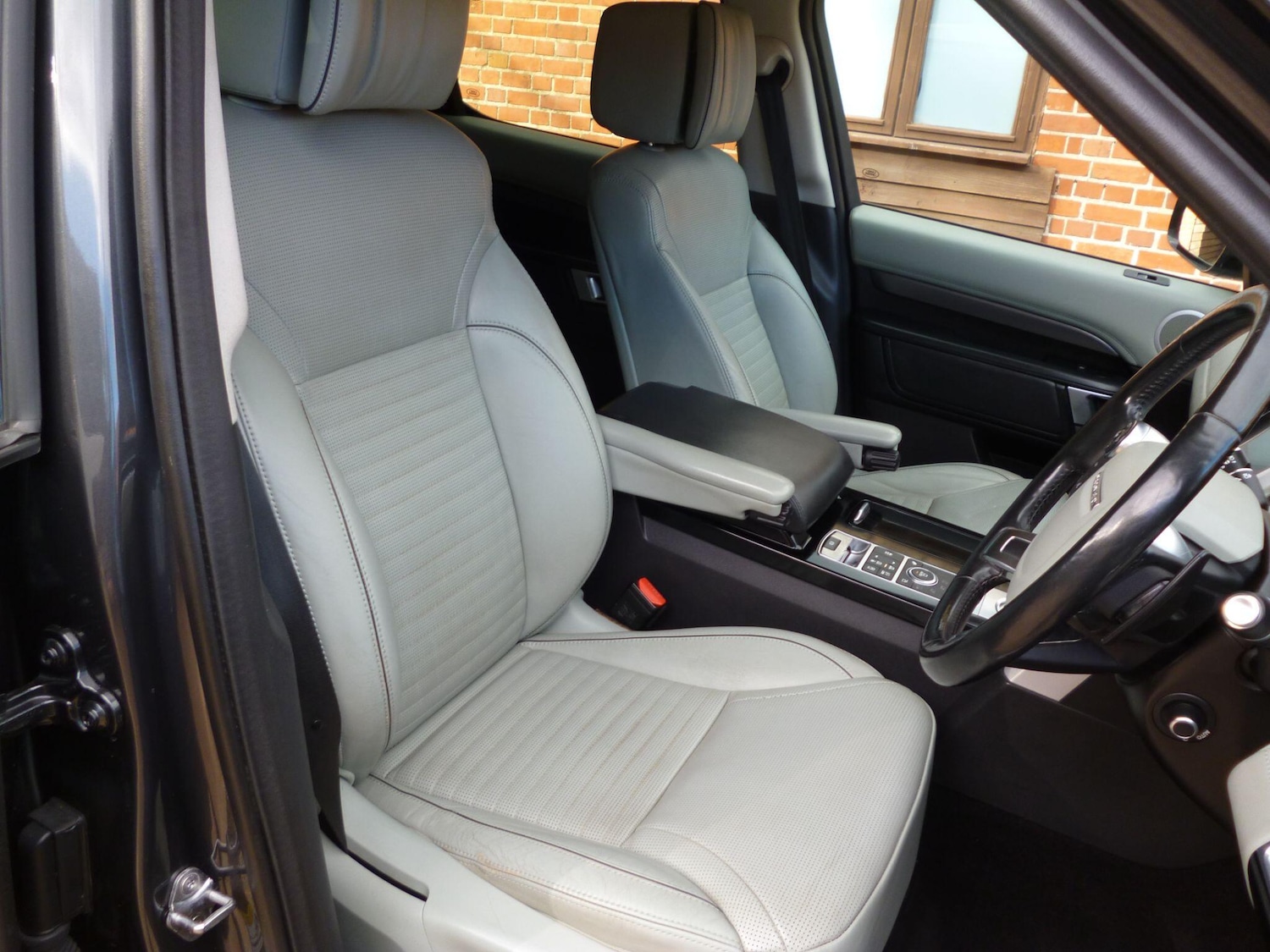 Used Land Rover Discovery 2017 for sale - 76476519: Photo 14