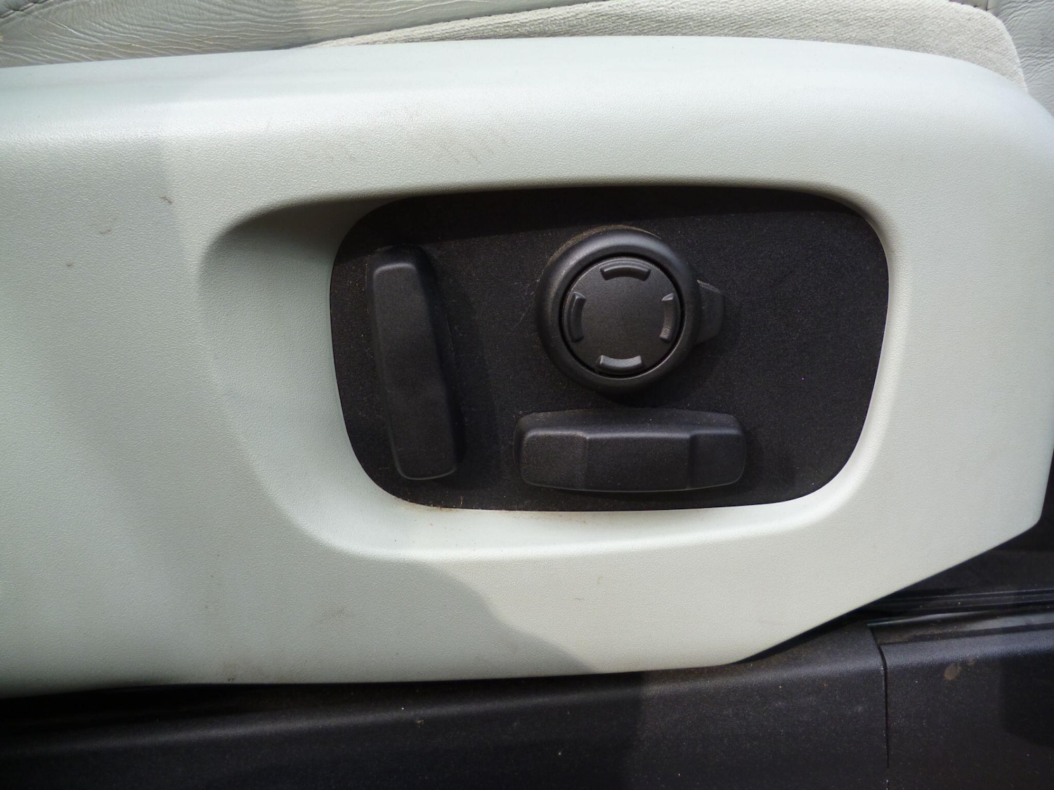 Used Land Rover Discovery 2017 for sale - 76476519: Photo 15