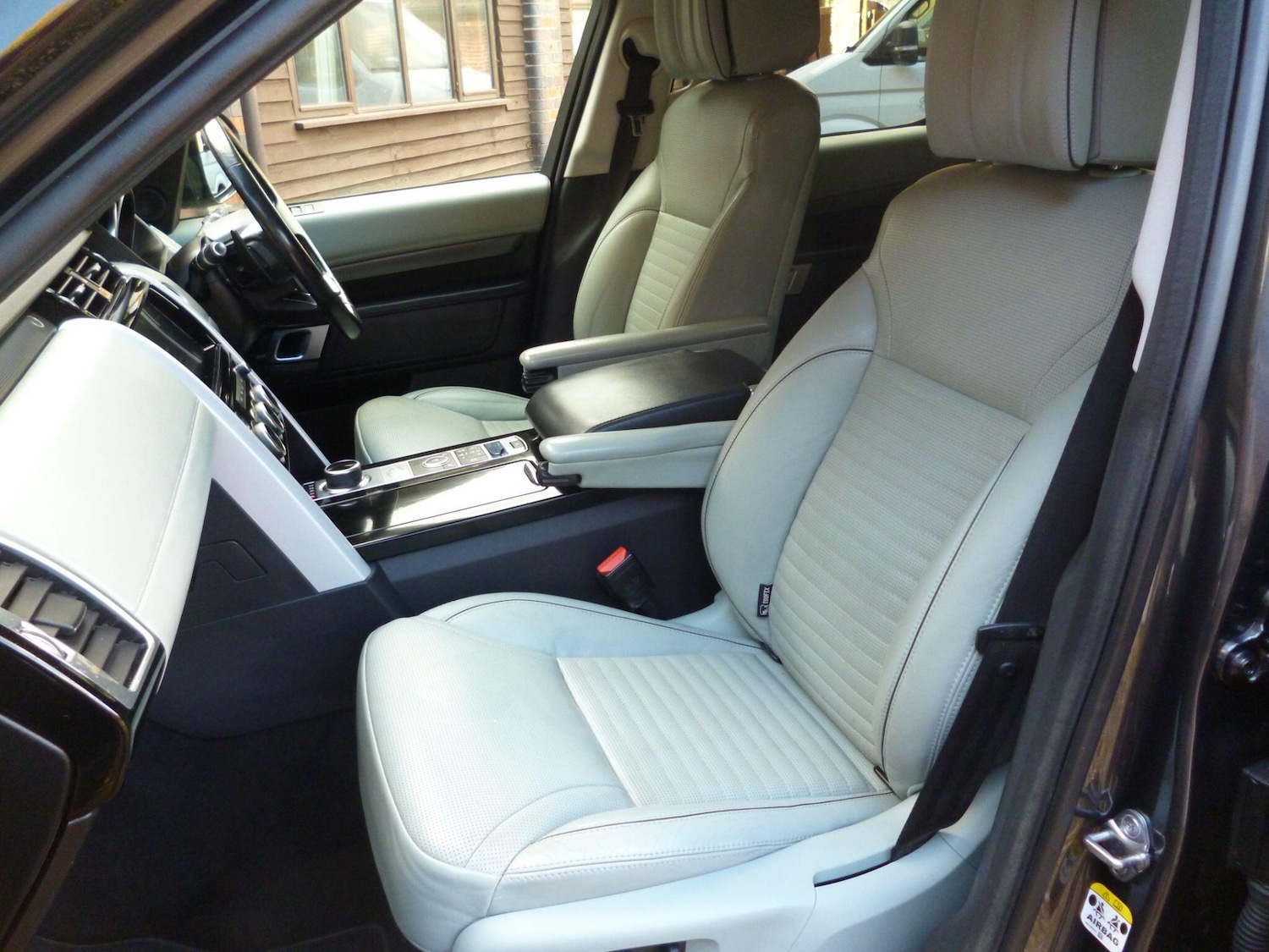 Used Land Rover Discovery 2017 for sale - 76476519: Photo 51