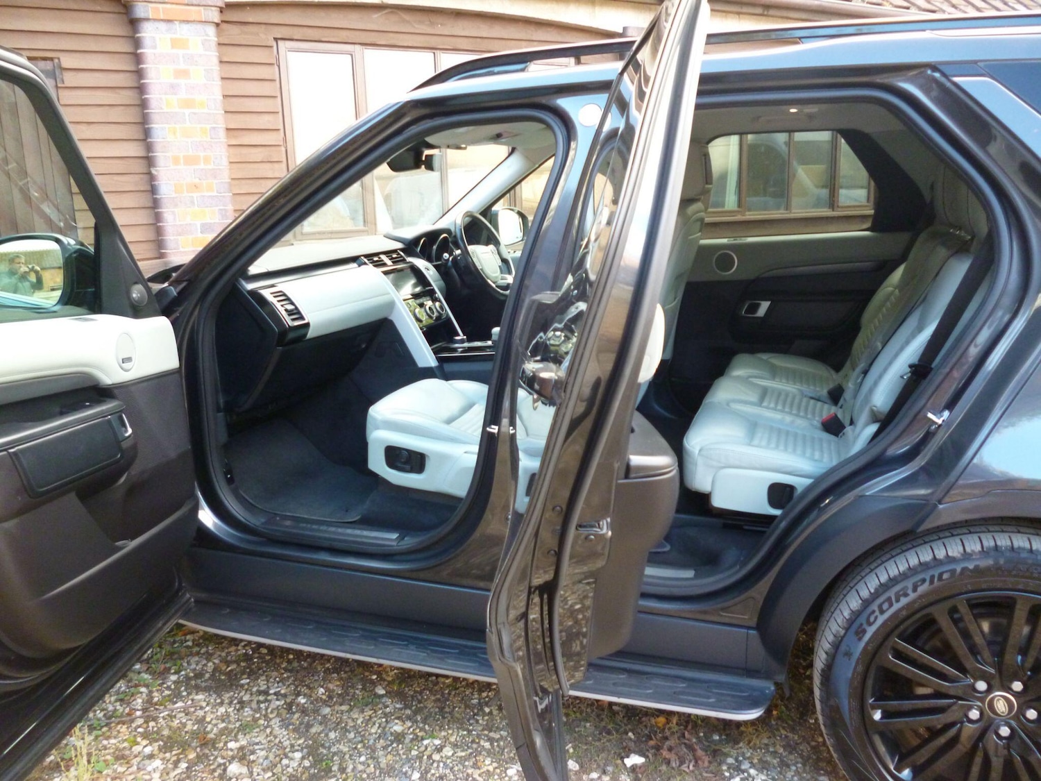 Used Land Rover Discovery 2017 for sale - 76476519: Photo 77