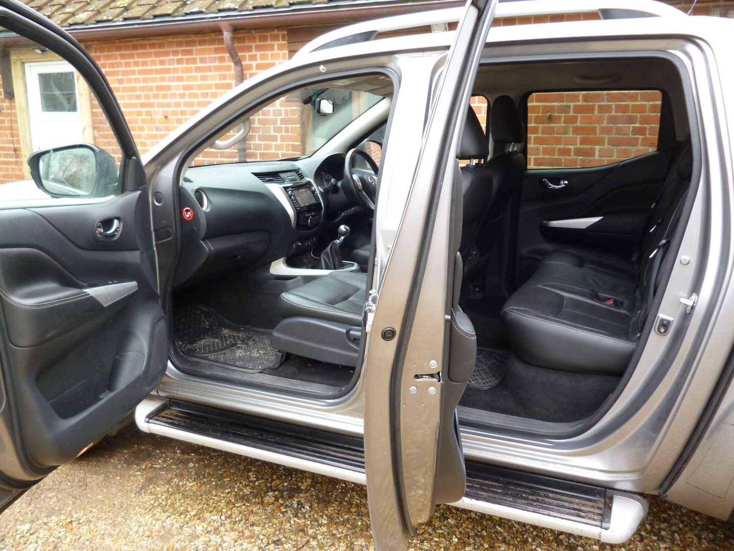 Used Nissan Navara 2016 for sale - 77633116: Photo 37