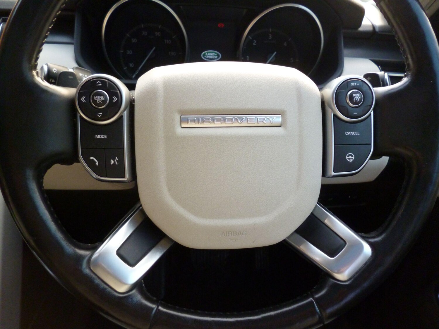 Used Land Rover Discovery 2017 for sale - 76715206: Photo 24