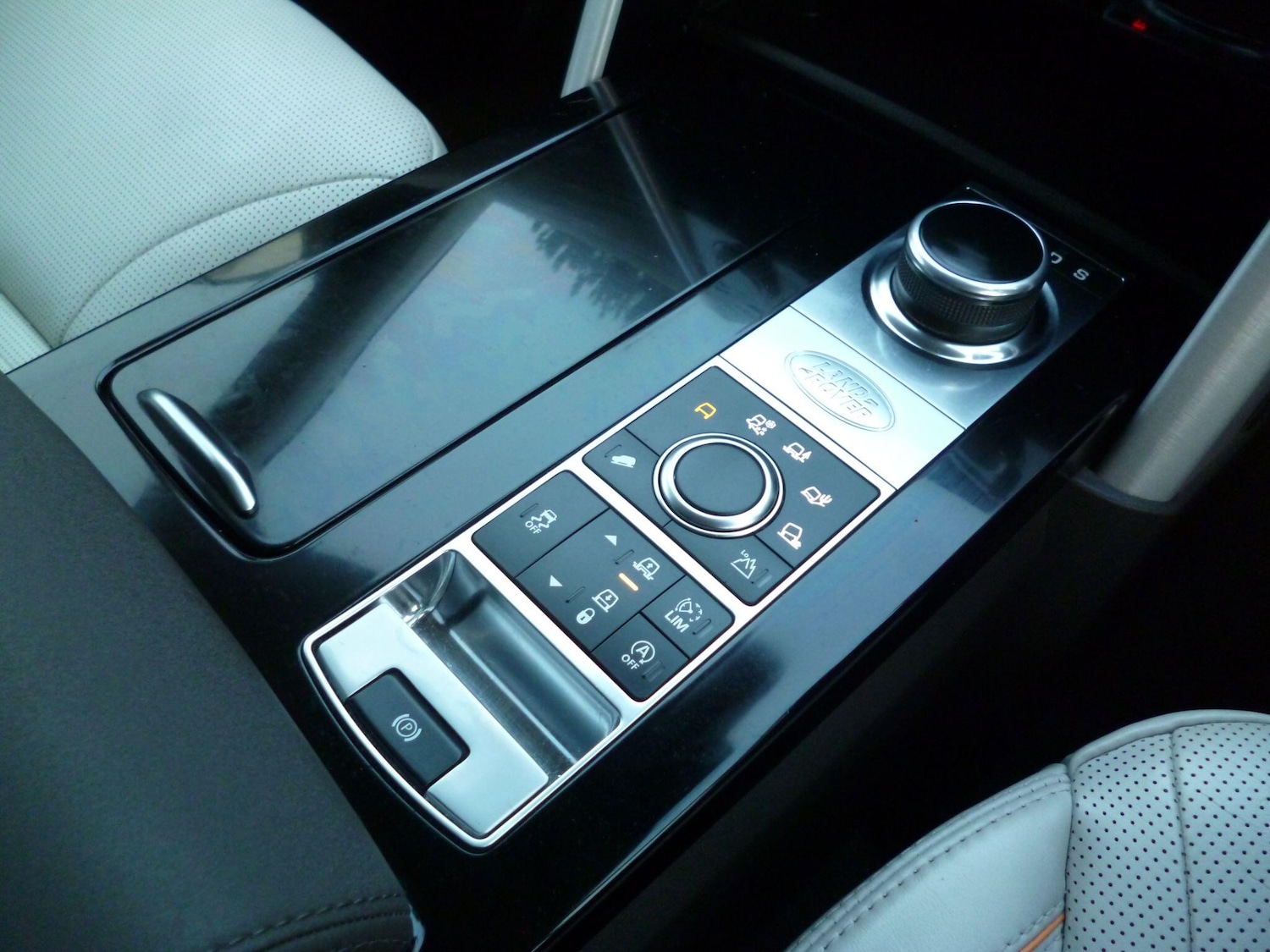 Used Land Rover Discovery 2017 for sale - 76715206: Photo 34