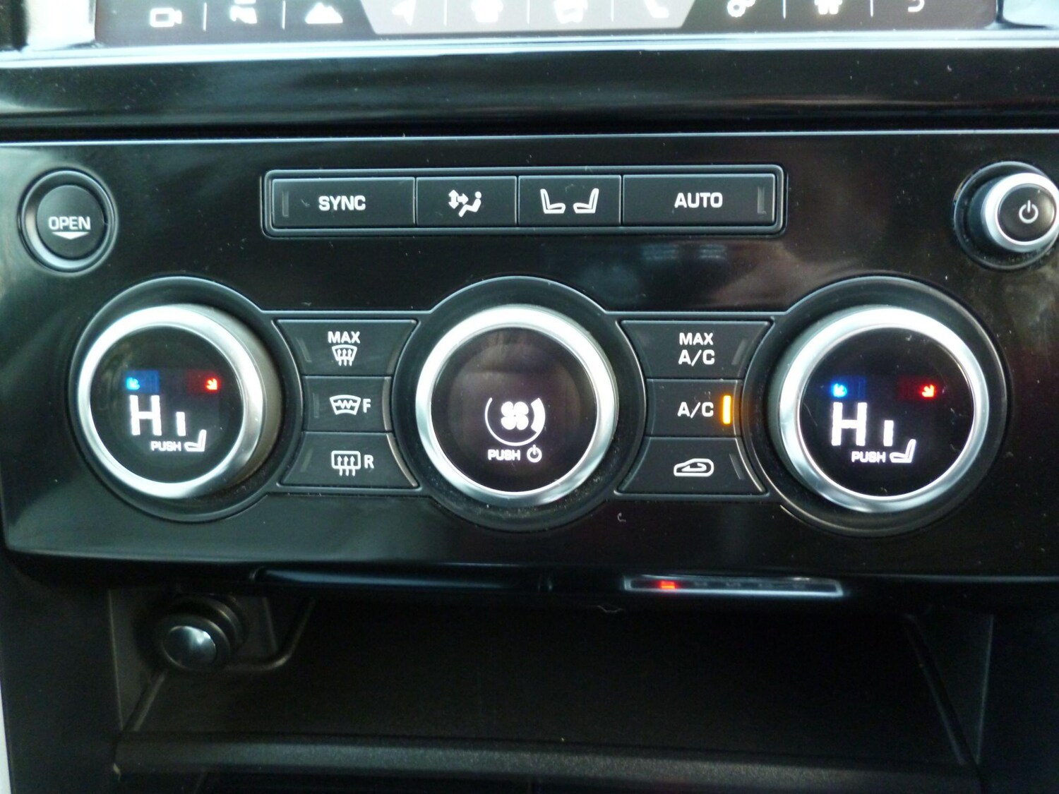 Used Land Rover Discovery 2017 for sale - 76715206: Photo 38