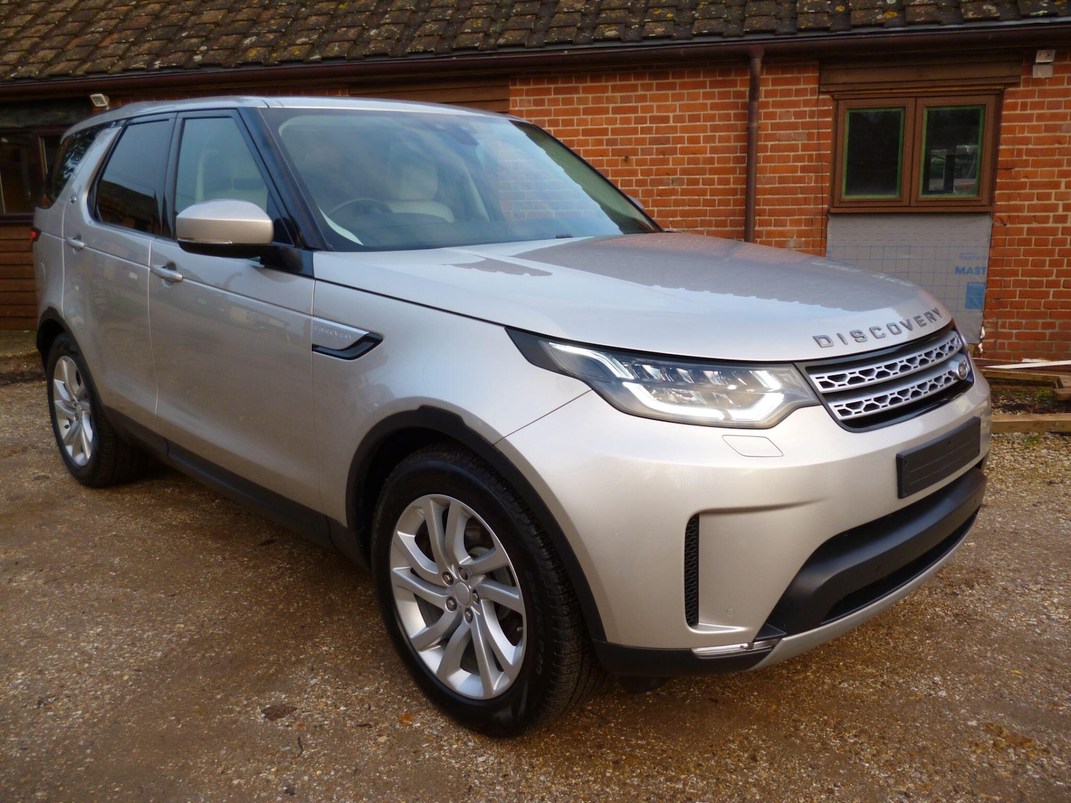 Used Land Rover Discovery 2017 for sale - 76715206: Photo 4