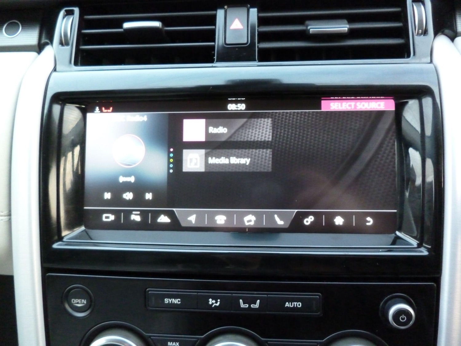 Used Land Rover Discovery 2017 for sale - 76715206: Photo 50