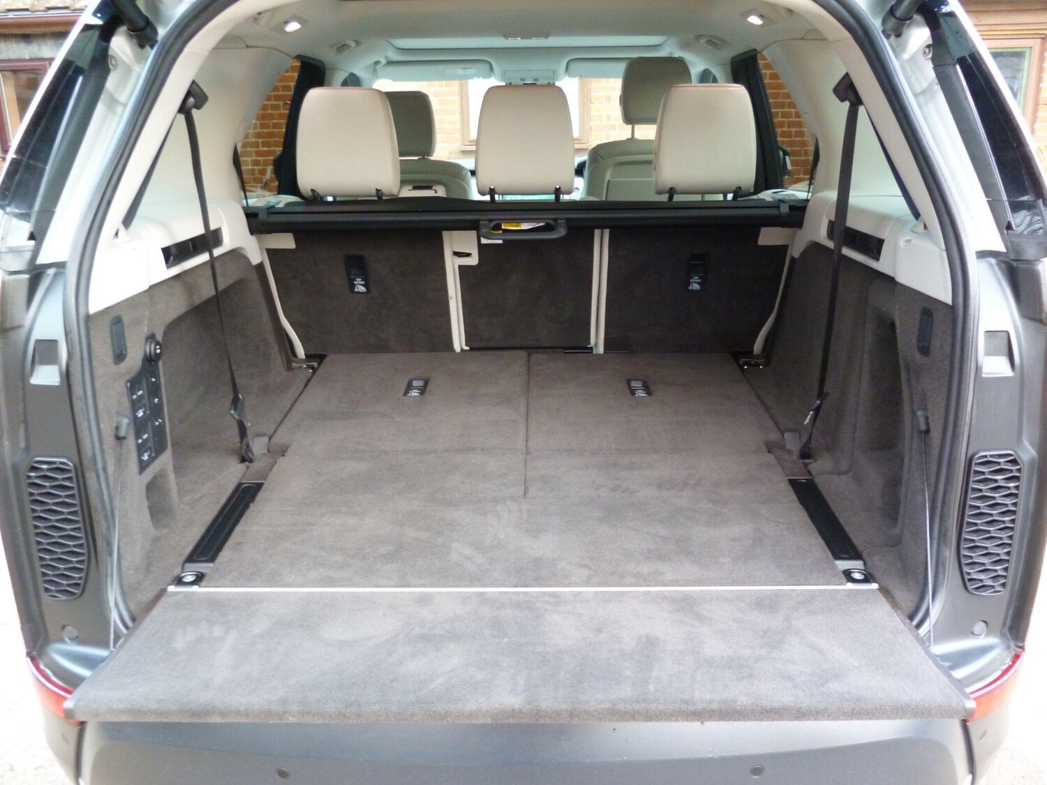 Used Land Rover Discovery 2017 for sale - 76715206: Photo 57