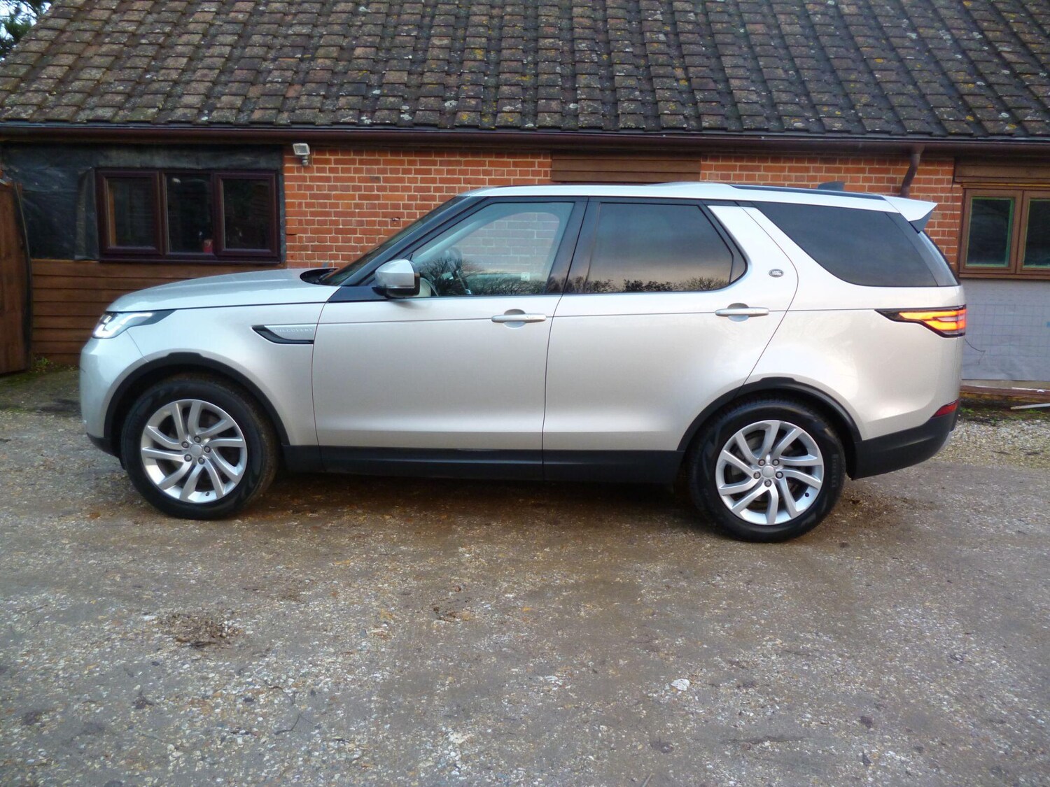 Used Land Rover Discovery 2017 for sale - 76715206: Photo 6
