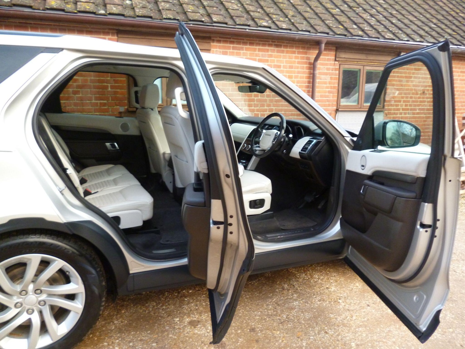 Used Land Rover Discovery 2017 for sale - 76715206: Photo 68