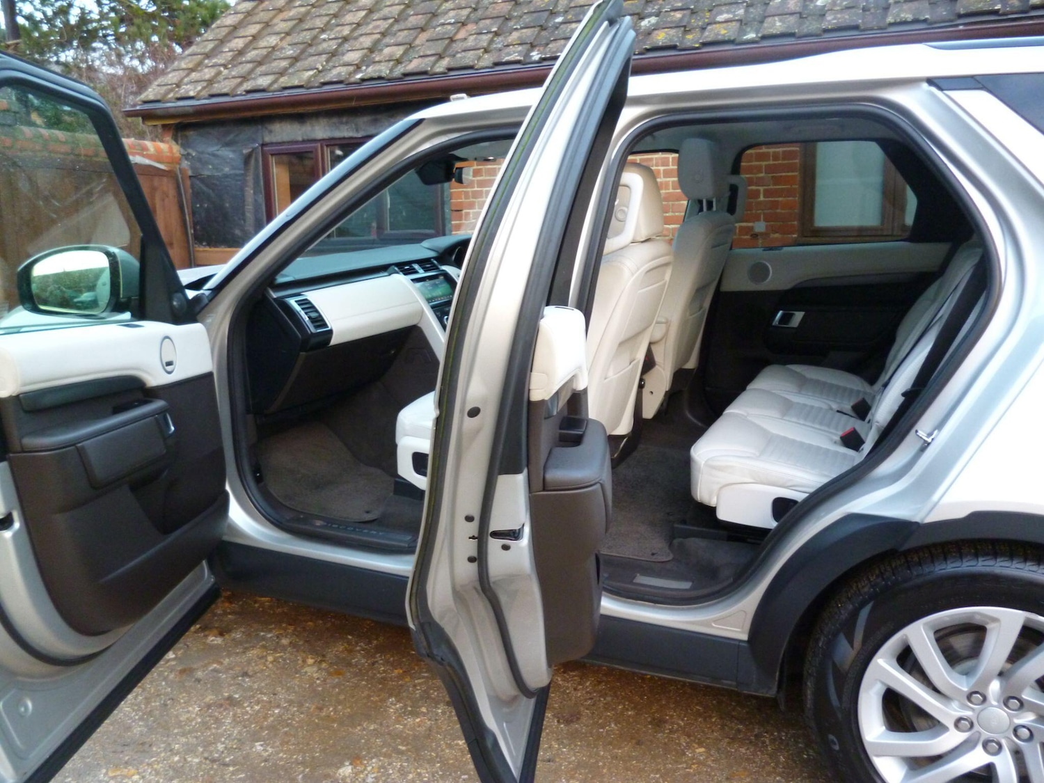 Used Land Rover Discovery 2017 for sale - 76715206: Photo 69