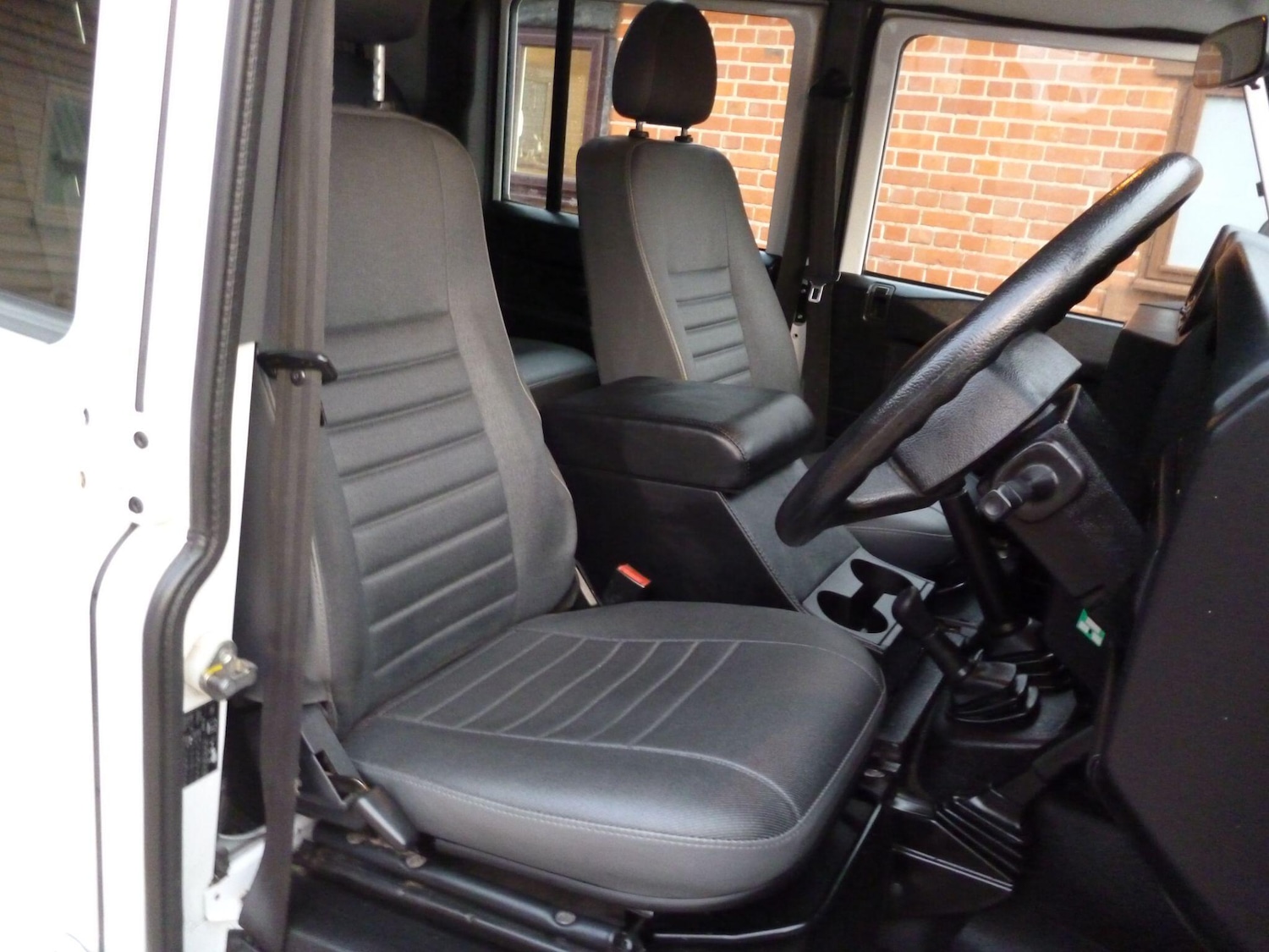 Used Land Rover Defender 110 2012 for sale - 76913722: Photo 13