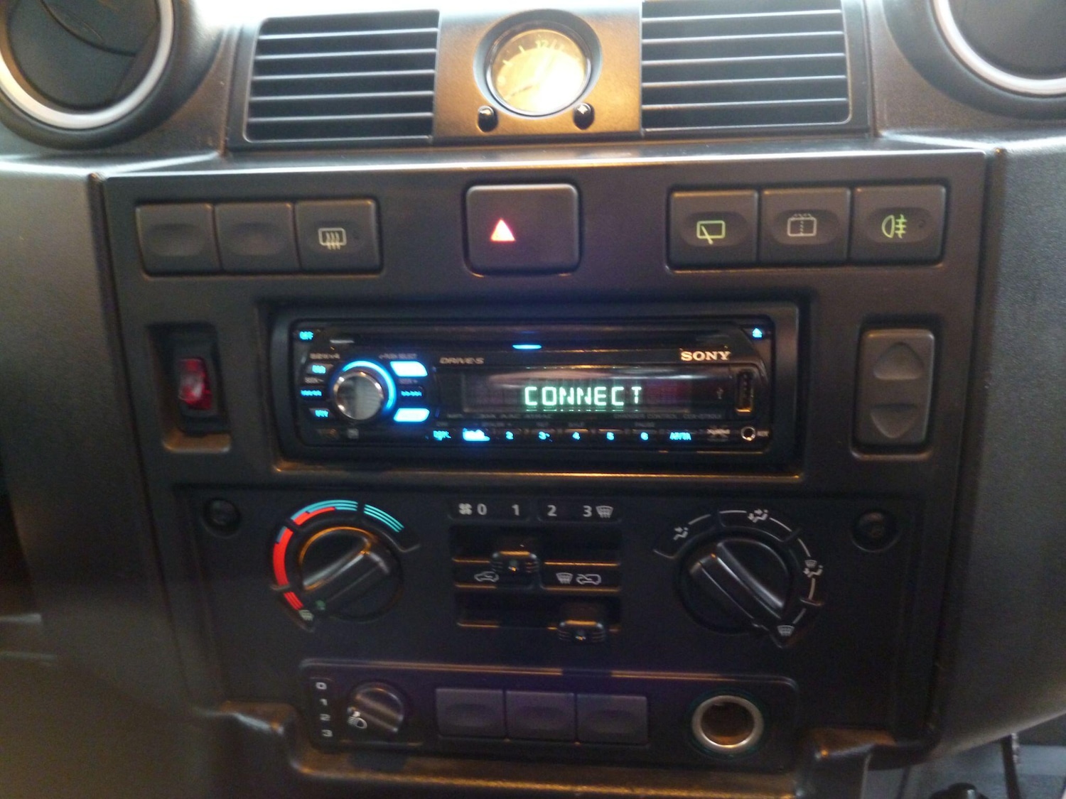 Used Land Rover Defender 110 2012 for sale - 76913722: Photo 19