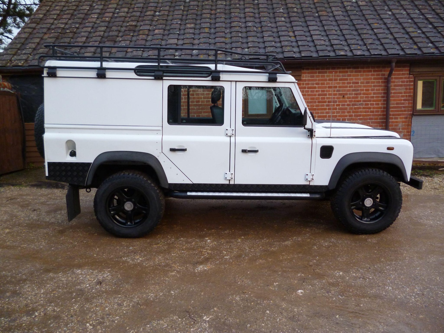 Used Land Rover Defender 110 2012 for sale - 76913722: Photo 4