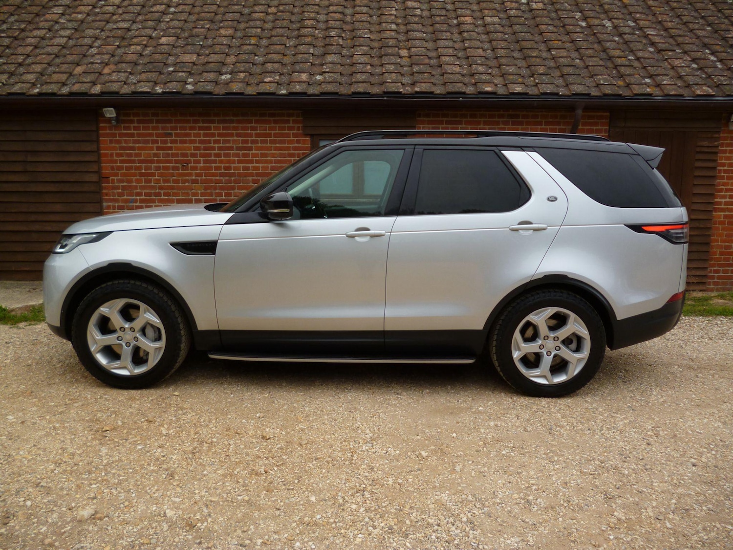 Used Land Rover Discovery 2019 for sale - 76476500: Photo 4