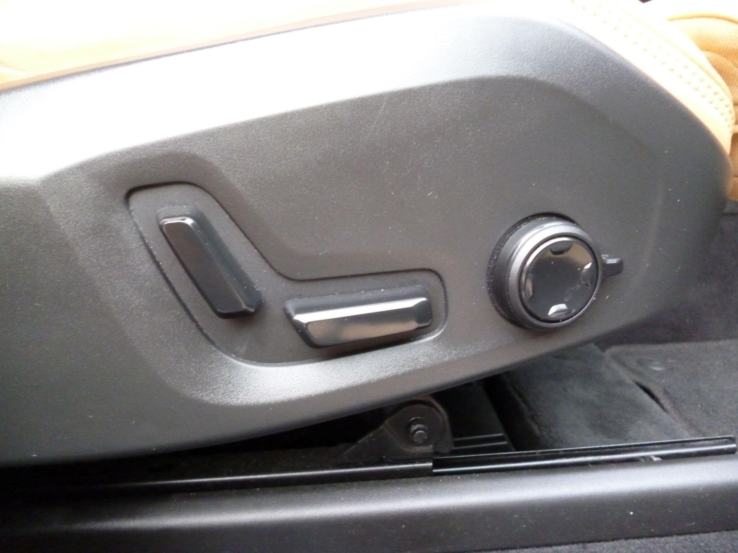 Used Volvo XC60 for sale - 77658824: Photo 15