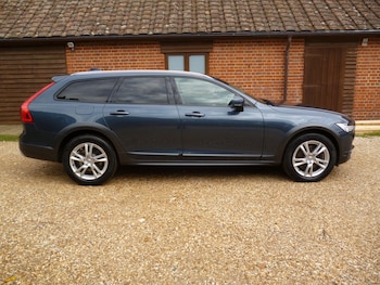 Used Volvo V90 2017 for sale - 76476513: Photo