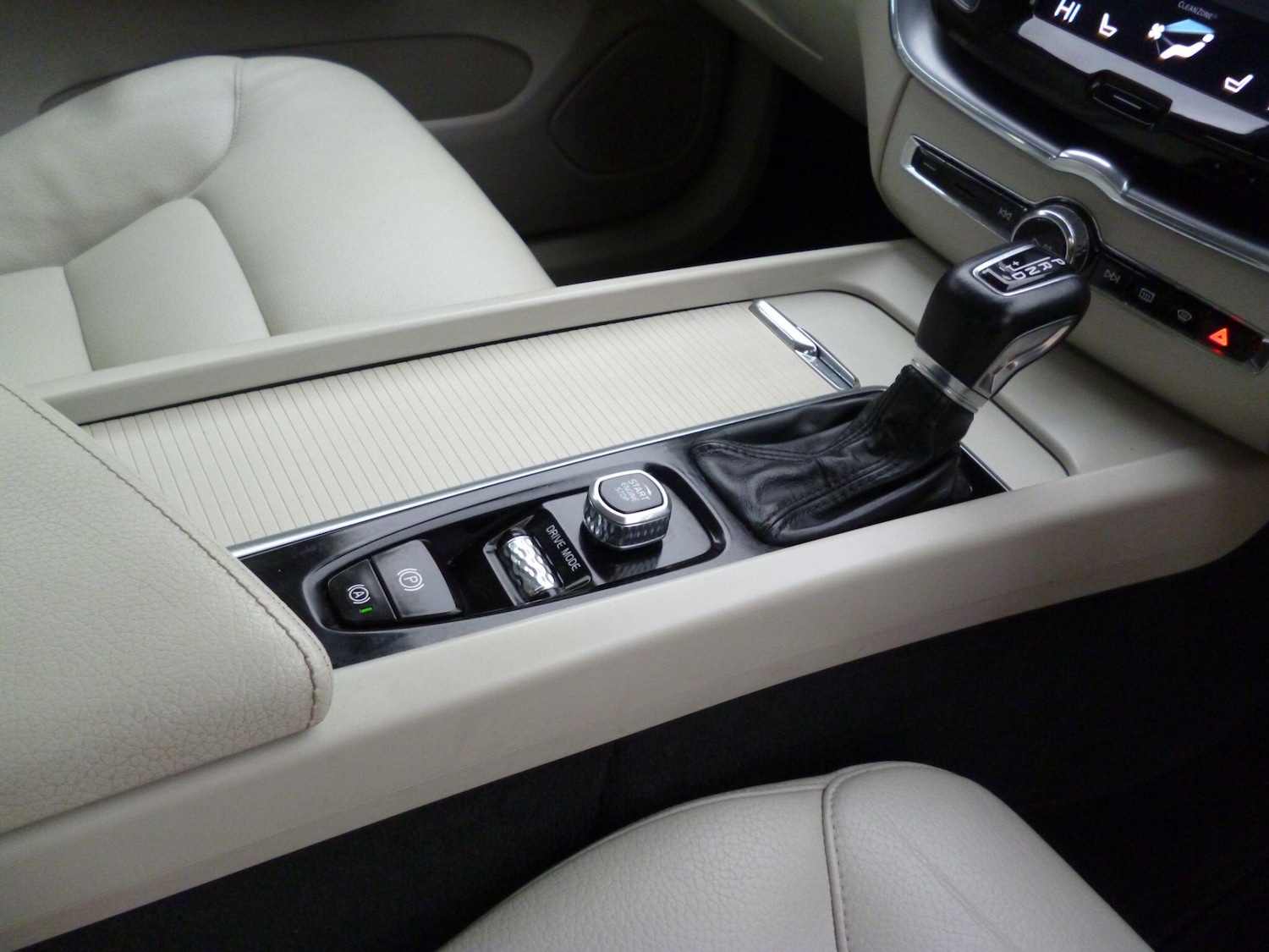 Used Volvo XC60 2019 for sale - 76689154: Photo 26