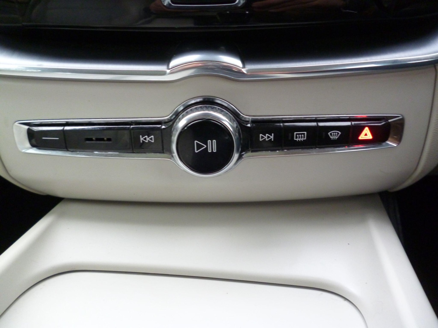 Used Volvo XC60 2019 for sale - 76689154: Photo 30