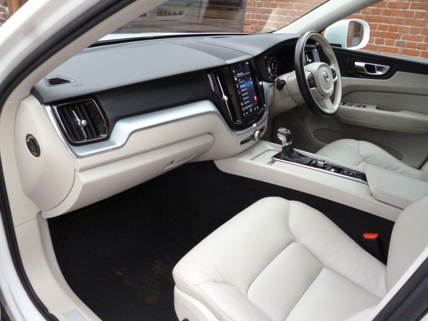 Used Volvo XC60 2019 for sale - 76689154: Photo 46