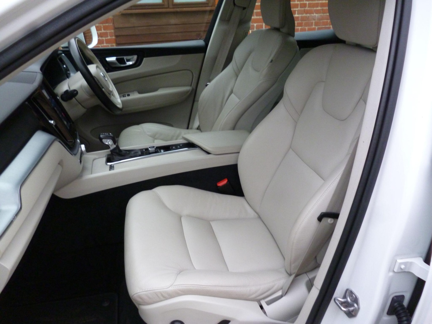 Used Volvo XC60 2019 for sale - 76689154: Photo 47