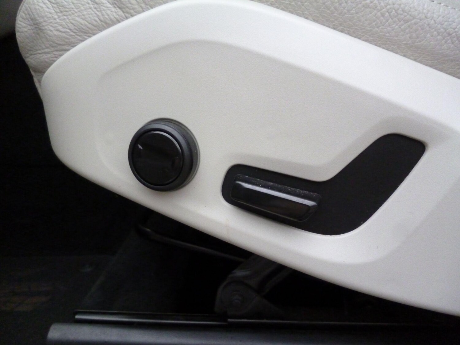 Used Volvo XC60 2019 for sale - 76689154: Photo 48