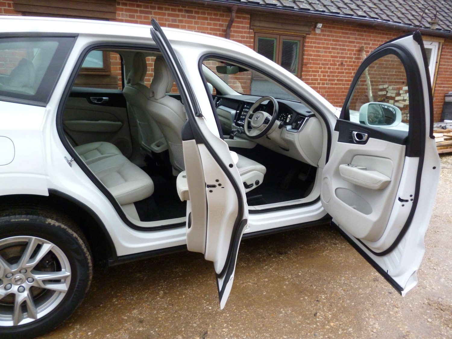 Used Volvo XC60 2019 for sale - 76689154: Photo 63