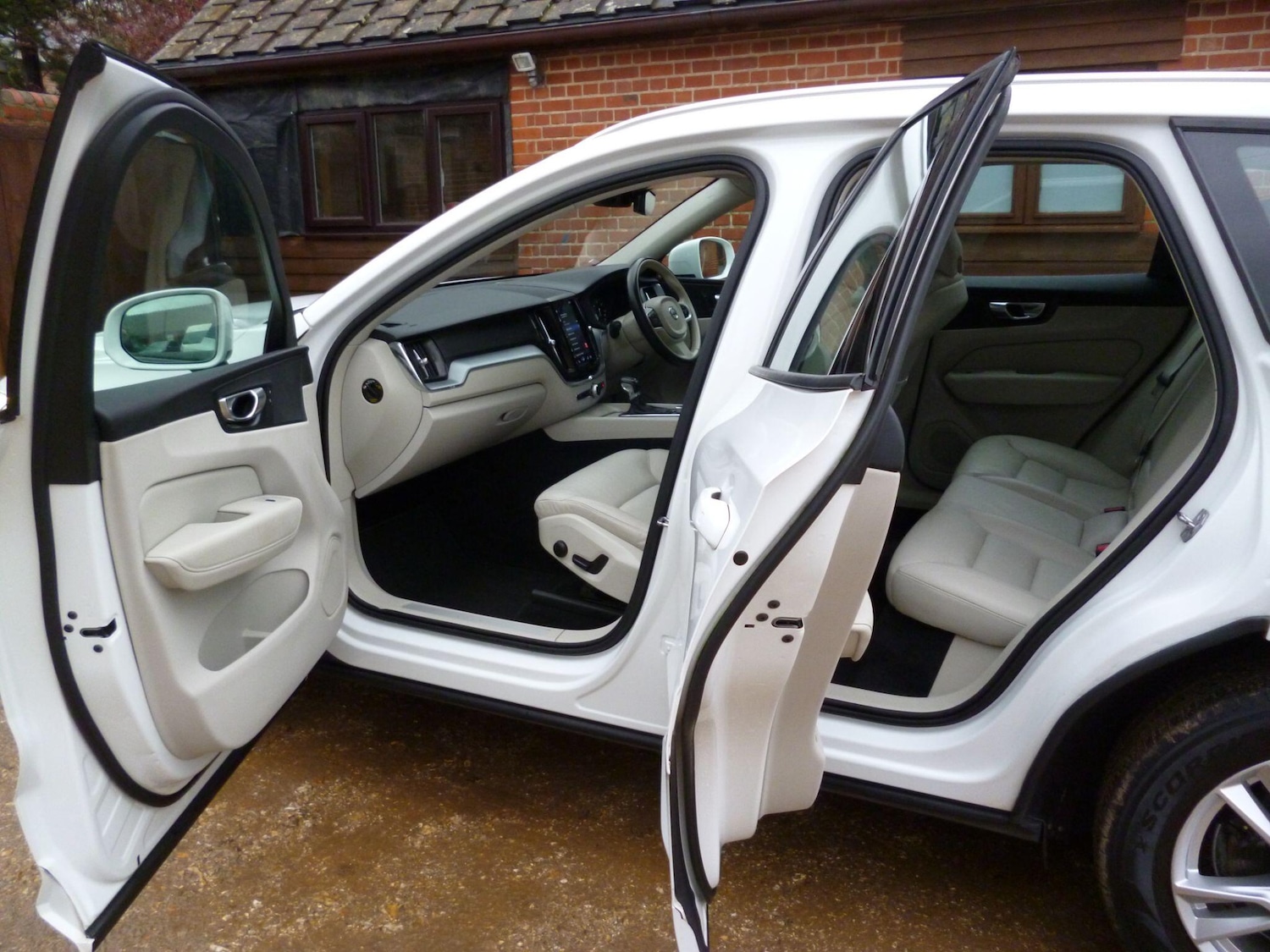 Used Volvo XC60 2019 for sale - 76689154: Photo 64