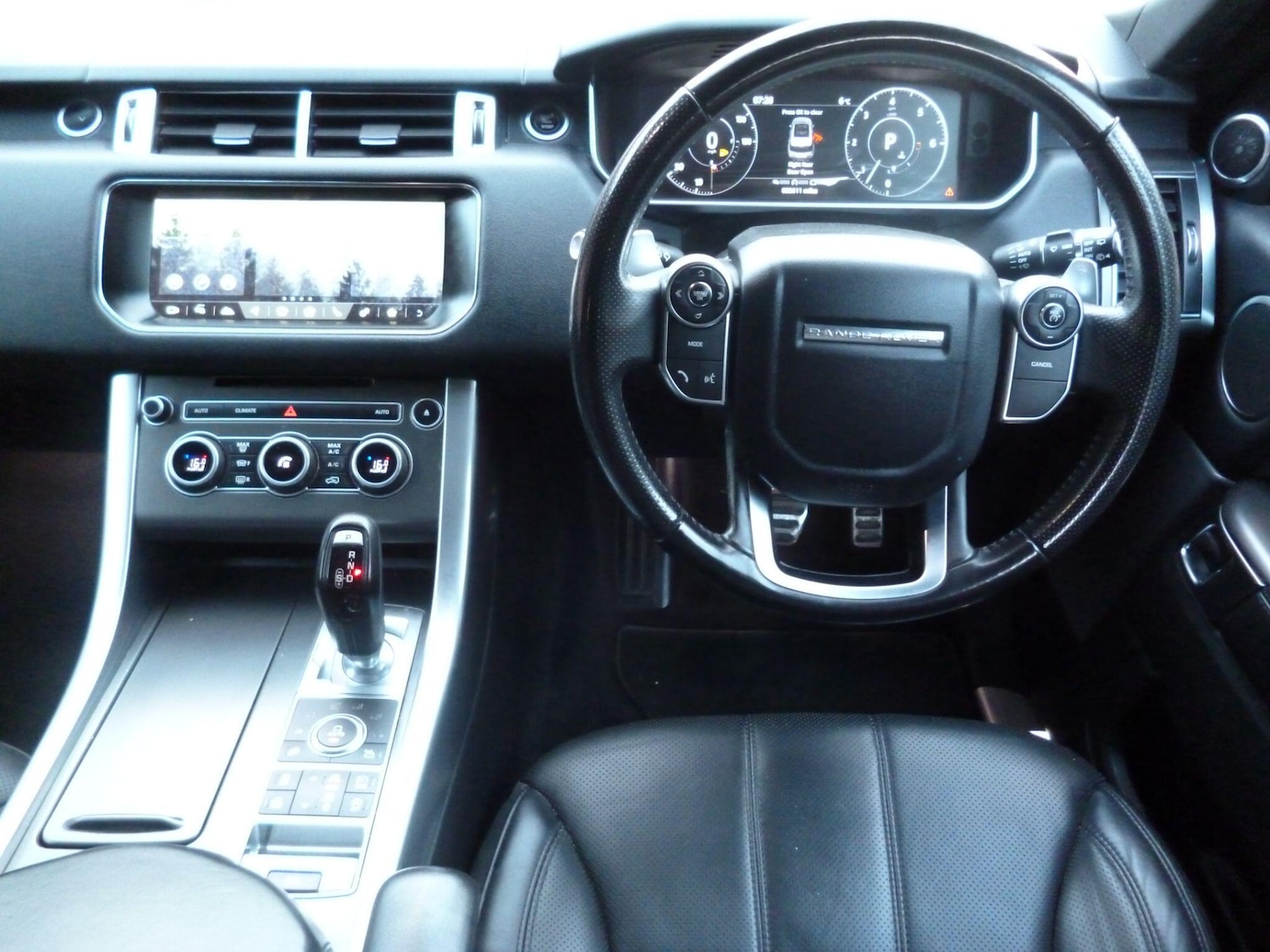 Used Land Rover Range Rover Sport 2017 for sale - 76476492: Photo 11