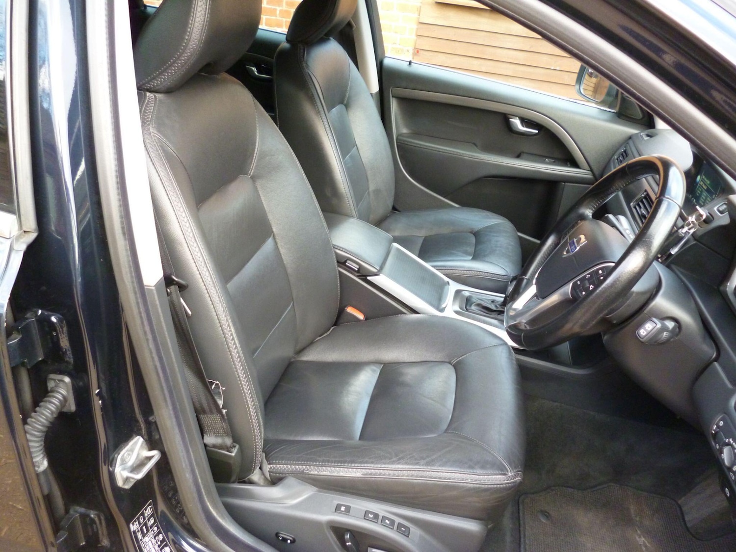 Used Volvo XC70 2016 for sale - 76913733: Photo 13