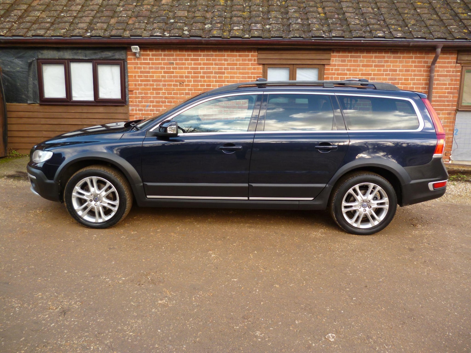 Used Volvo XC70 2016 for sale - 76913733: Photo 2