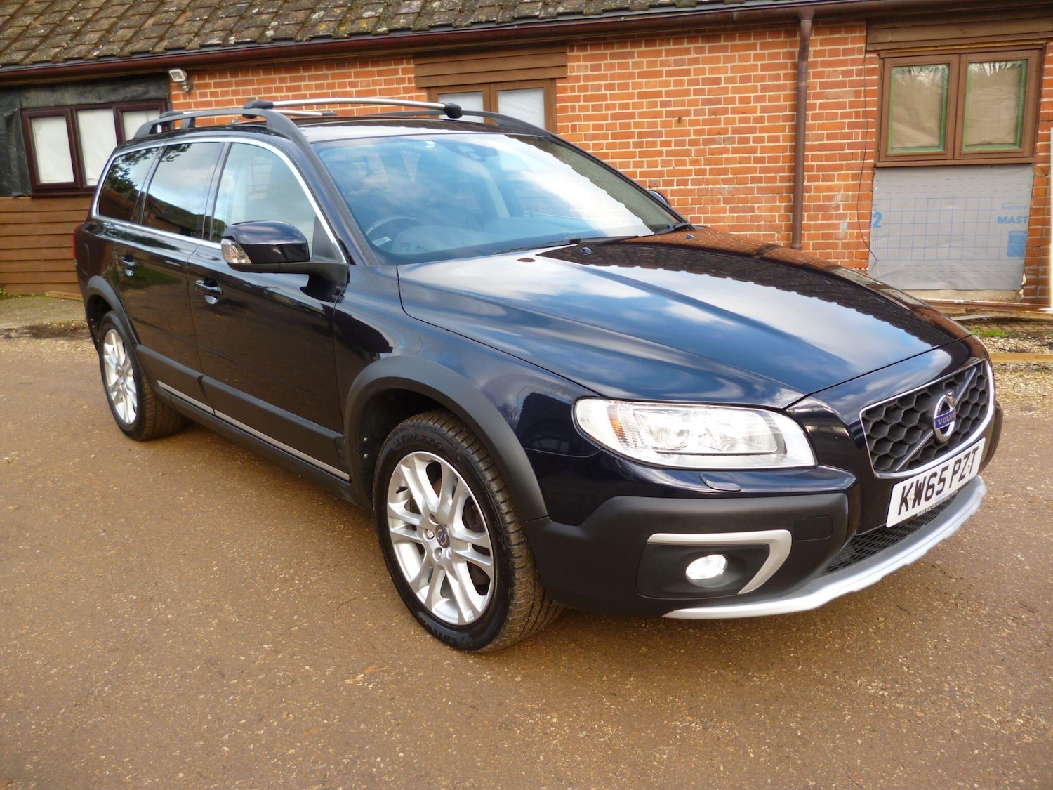 Used Volvo XC70 2016 for sale - 76913733: Photo 3