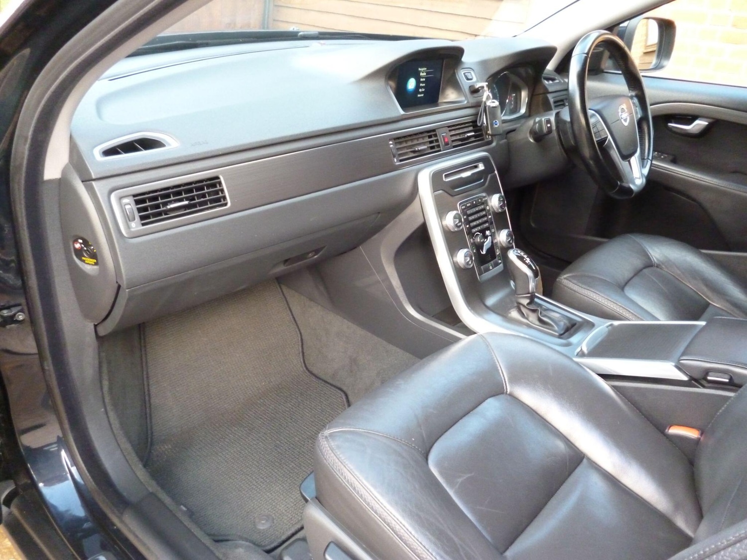 Used Volvo XC70 2016 for sale - 76913733: Photo 33