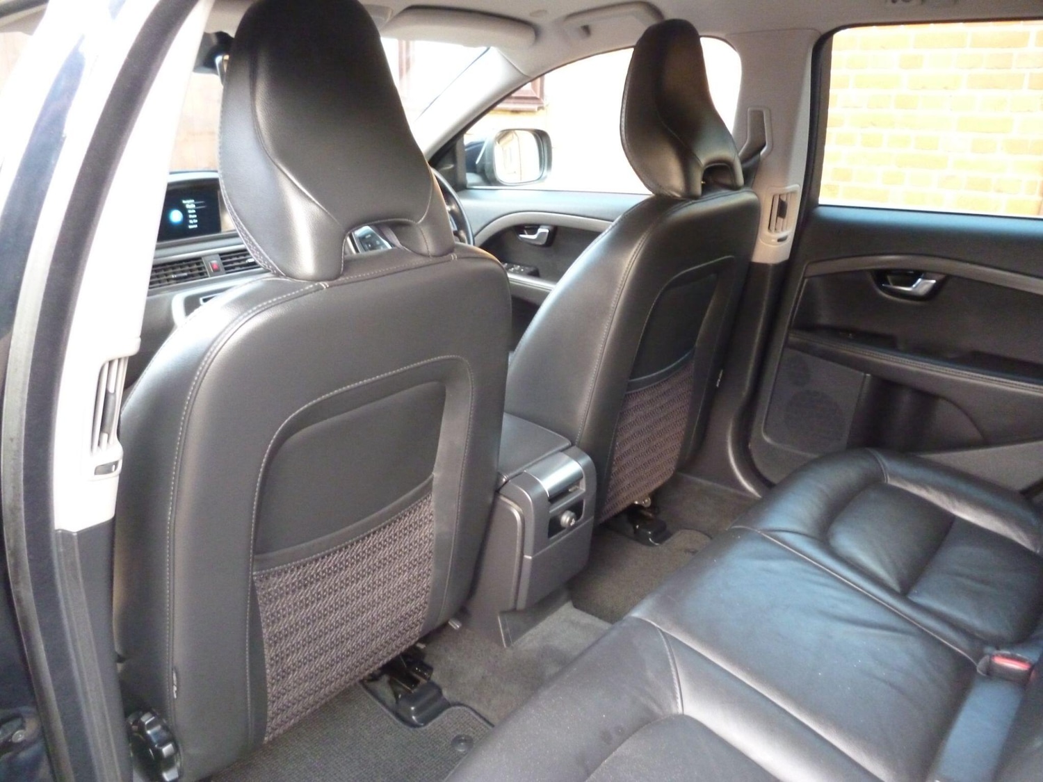 Used Volvo XC70 2016 for sale - 76913733: Photo 35