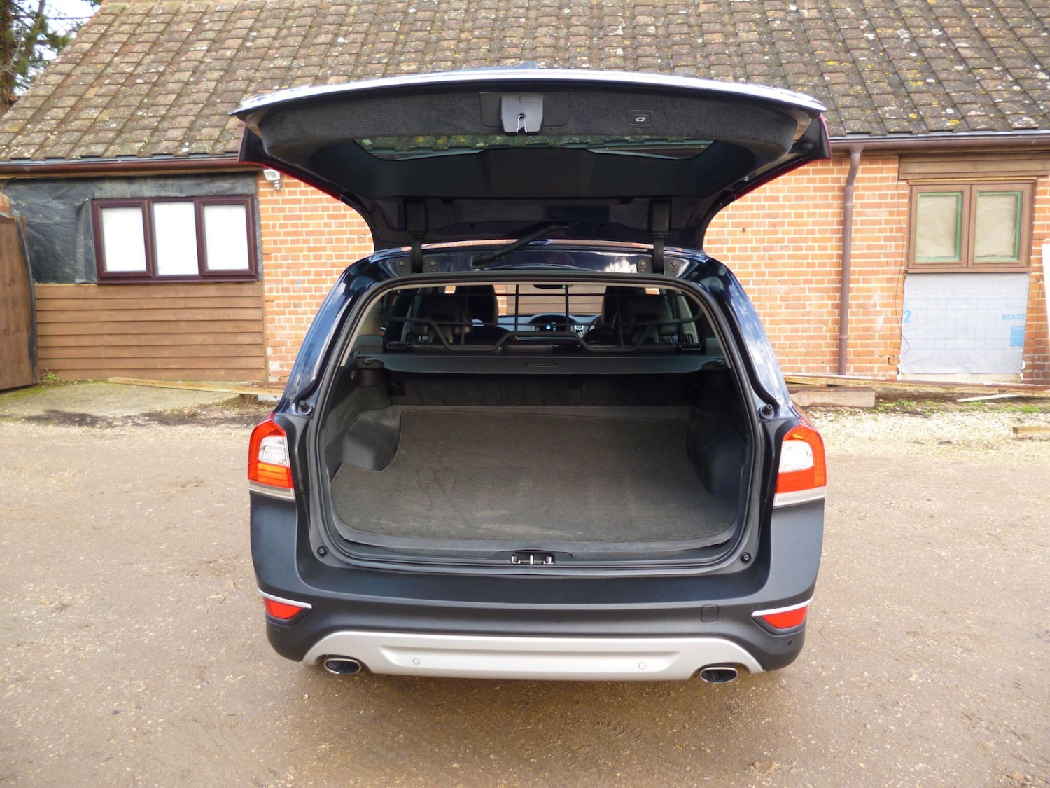 Used Volvo XC70 2016 for sale - 76913733: Photo 37