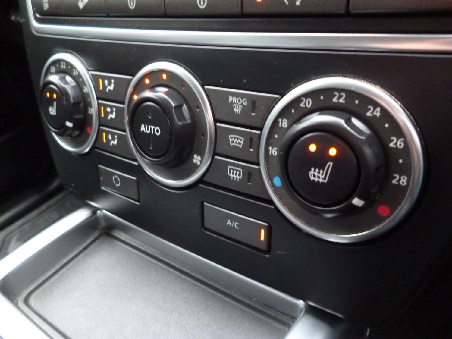 Used Land Rover Freelander 2 2014 for sale - 76728914: Photo 25