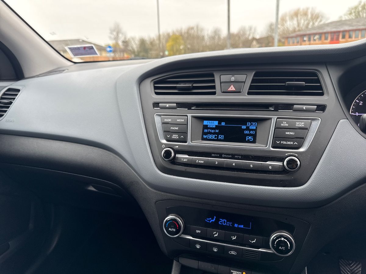 Used Hyundai i20 2015 for sale - 77903225: Photo 18