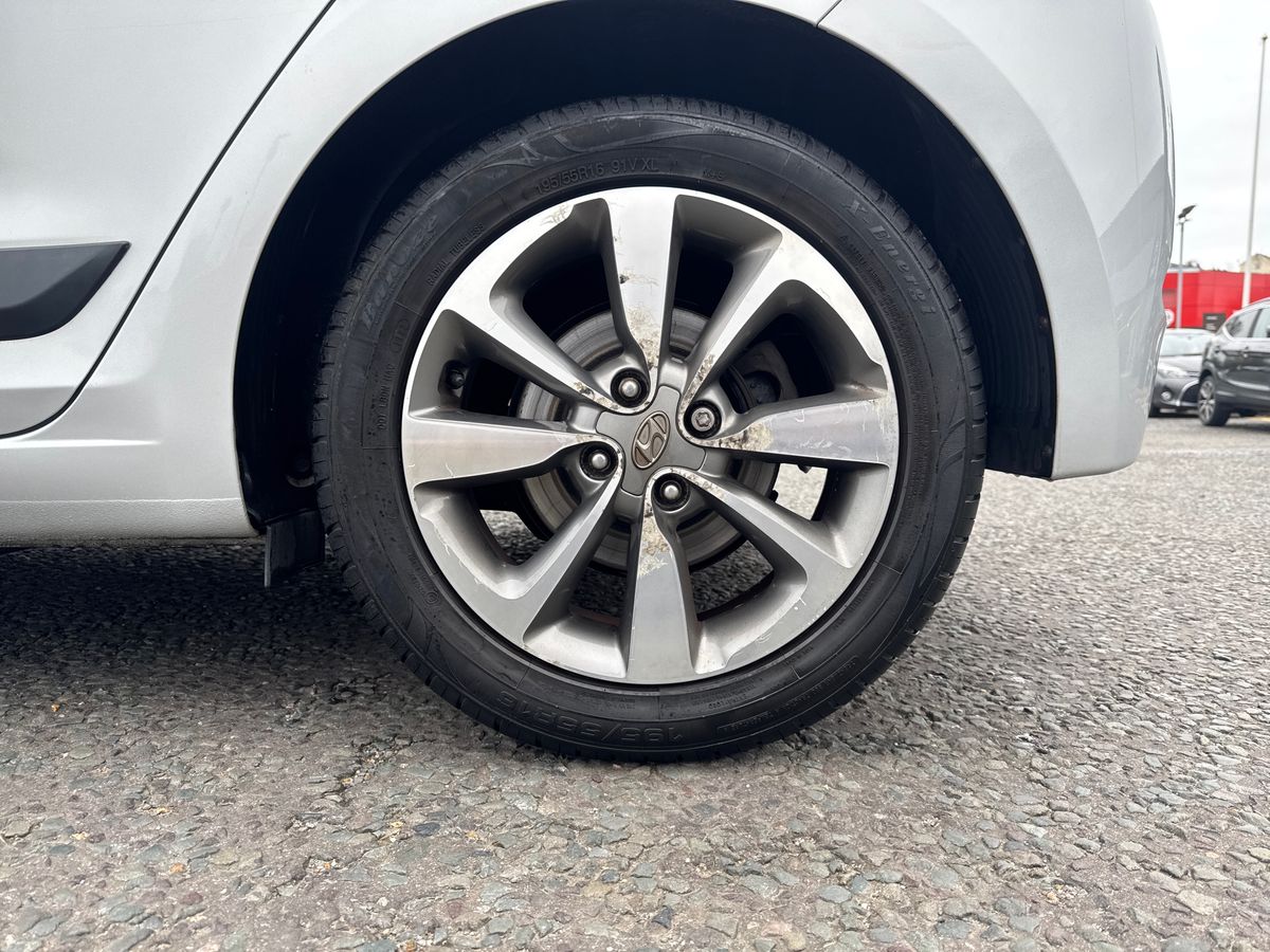 Used Hyundai i20 2015 for sale - 77903225: Photo 9