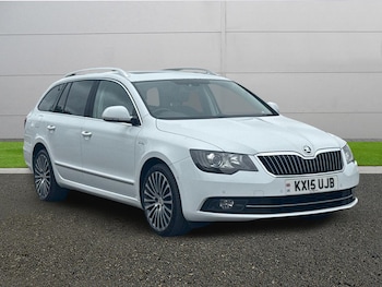 Used Skoda Superb 2015 for sale - 78892516: Photo