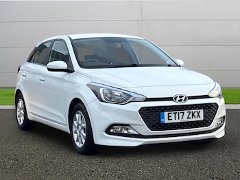 Used Hyundai i20 2017 for sale - 77476454: Photo