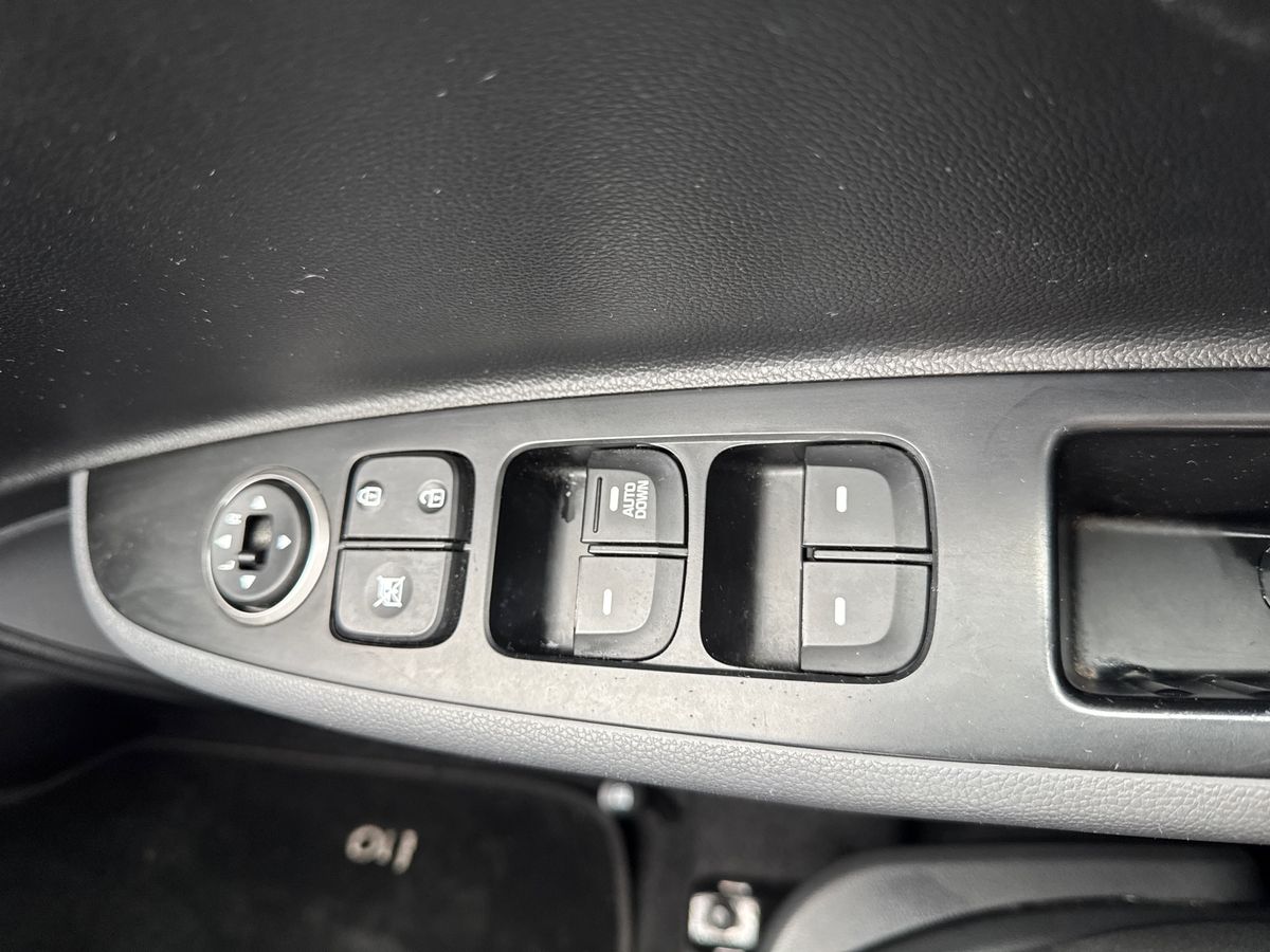 Used Hyundai i10 2019 for sale - 77778352: Photo 20