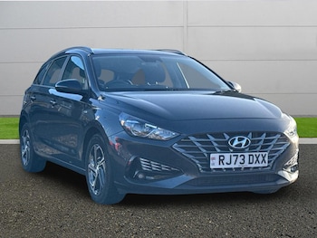 Used Hyundai i30 2023 for sale - 77010314: Photo